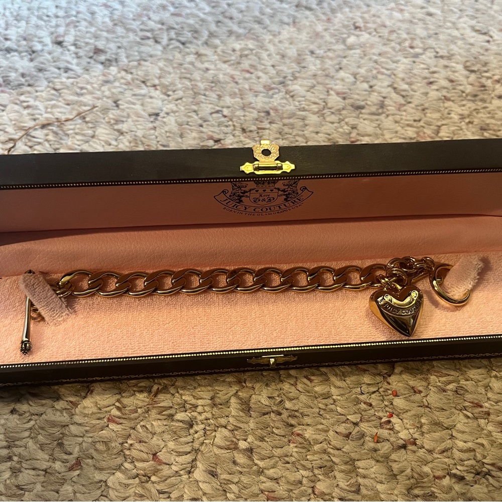 Juicy Couture Gold Charm Bracelet Puff Heart